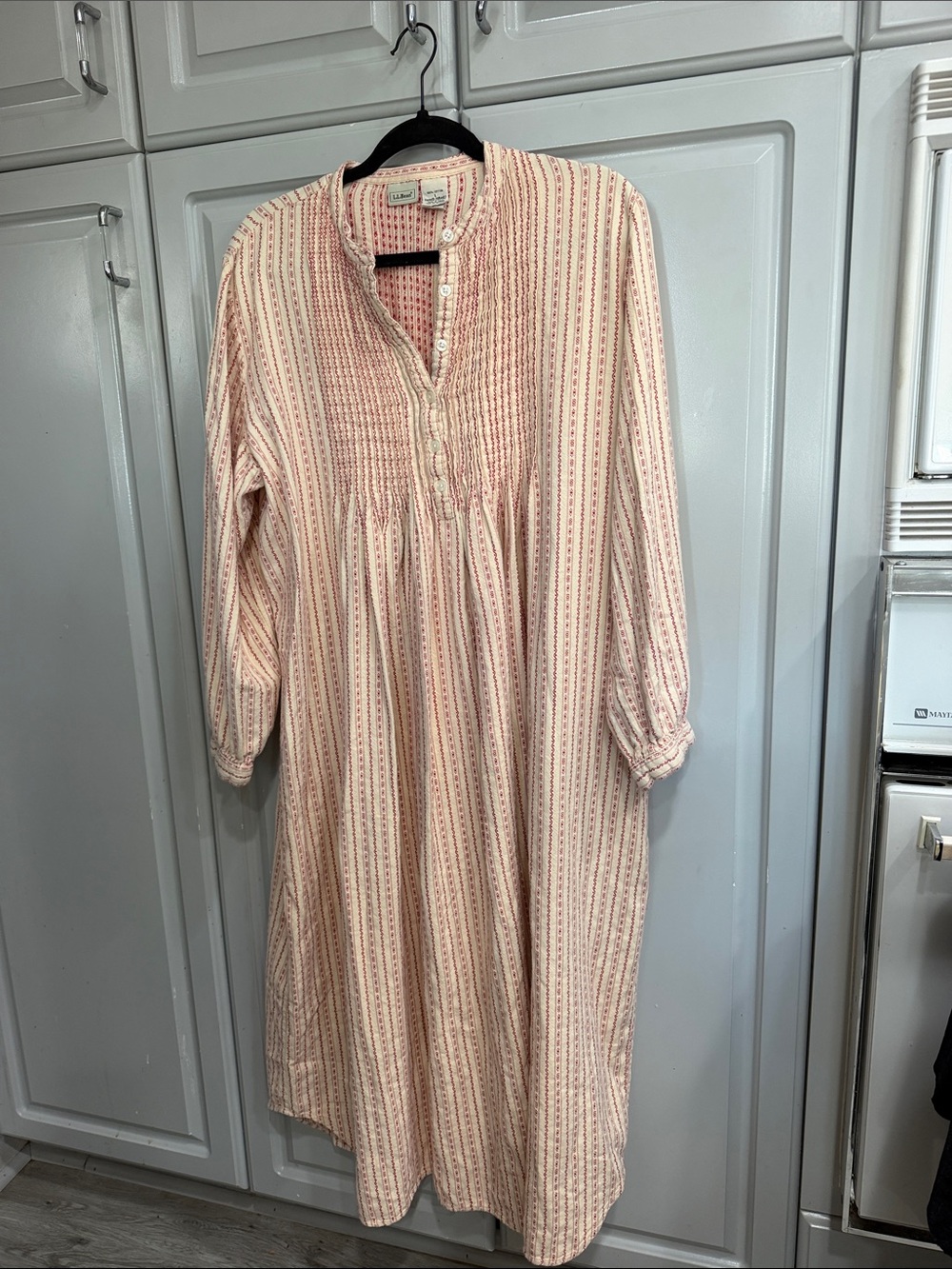 LL BEAN Vintage Pintuck 90’s Dobby Striped Cotton Flannel Nightgown Sz L